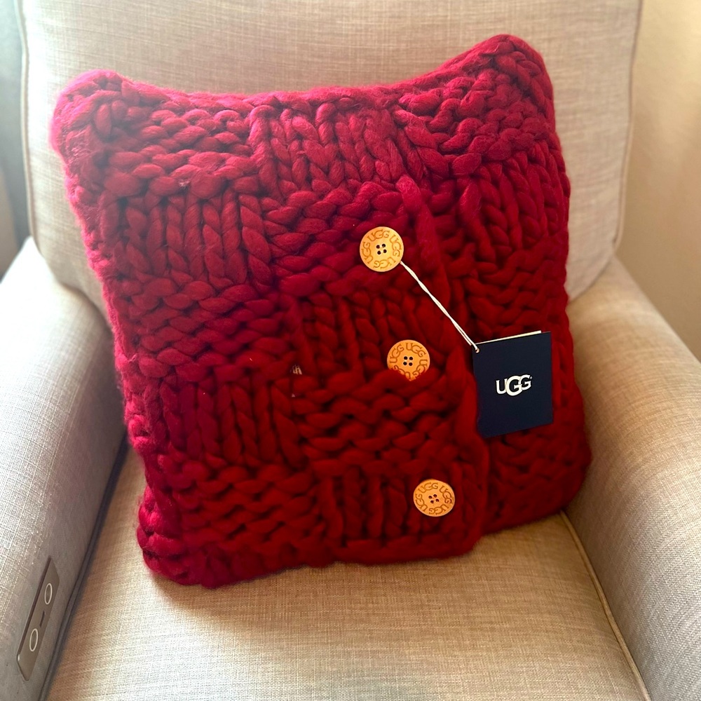 UGG Chunky Knit Square Throw Pillow, Burgundy 20’ New